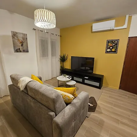 Le Nid De - 20 Min - Clim & Parking Apartment